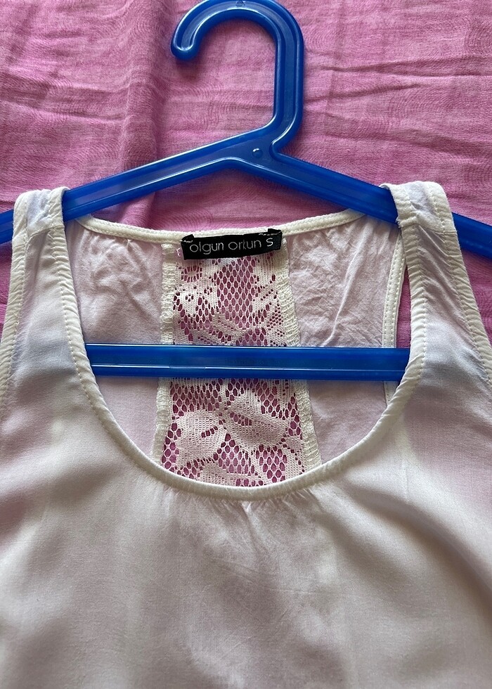 Beyaz arkası dantelli bluz - Görsel 2