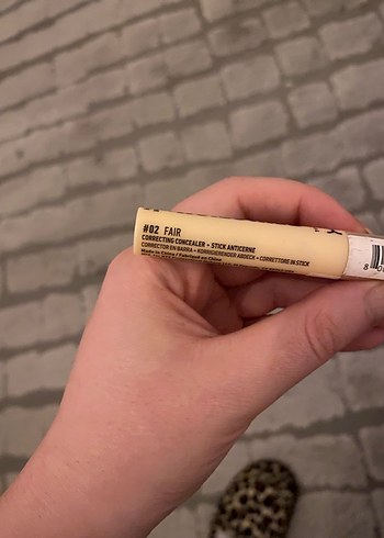 Nyx Bej Renkli Kapatıcı Stick #02 Fair - Görsel 2