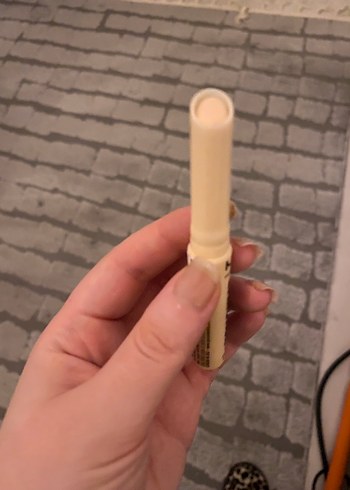 Nyx Bej Renkli Kapatıcı Stick #02 Fair - Görsel 4