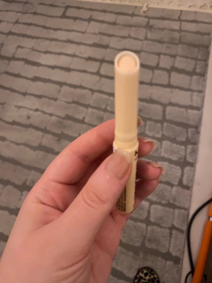 Nyx Bej Renkli Kapatıcı Stick #02 Fair - Görsel 4