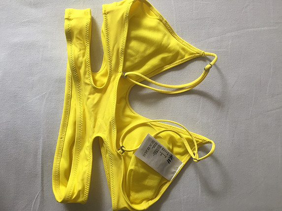 H&M H&M marka altın sarısı renk bikini üstü 