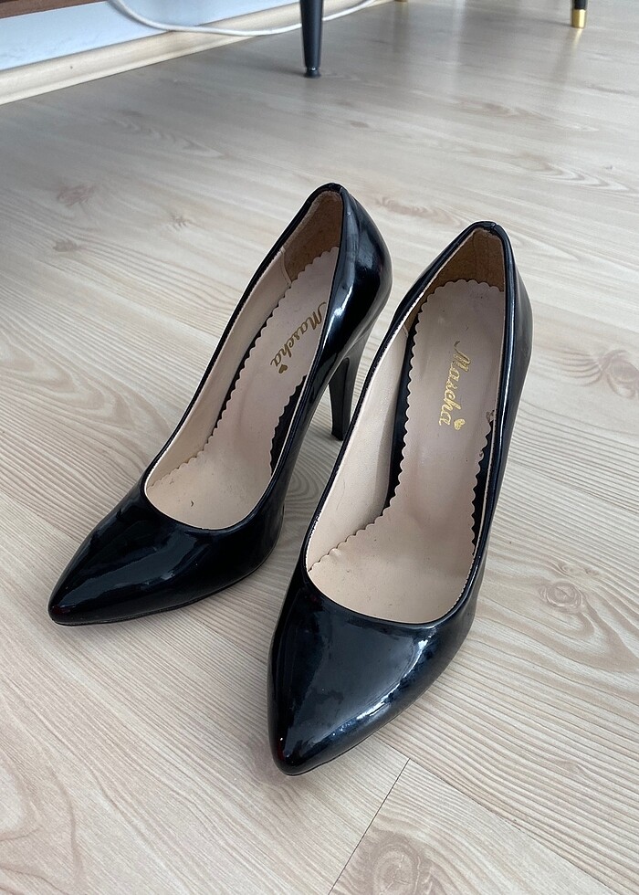 Siyah topuklu ayakkabı - Görsel 2