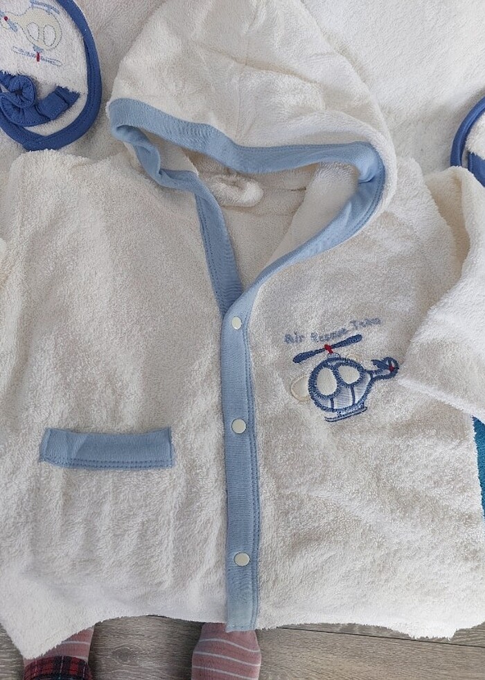 Bebek bornoz takimi hiç kullanilmamiştir - Görsel 2