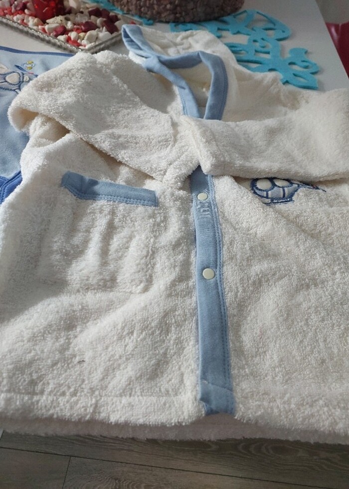 Bebek bornoz takimi hiç kullanilmamiştir - Görsel 4