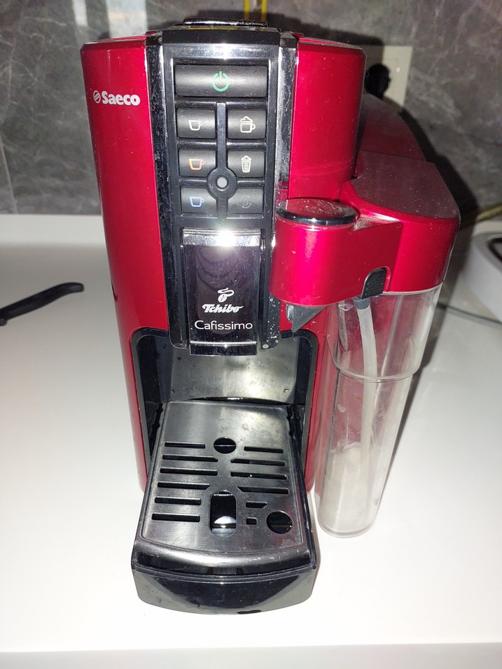 Koyu Kırmızı Saeco Kahve Makinesi - Görsel 2