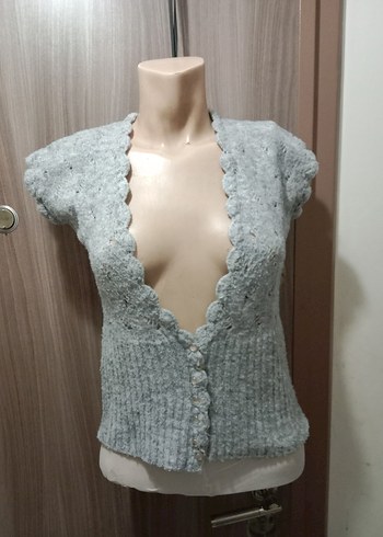 Gri V Yakalı Kısa Örgü Kadın Yelek
