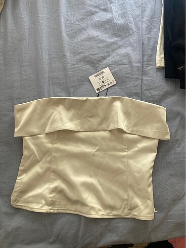 BERSHKA saten üst