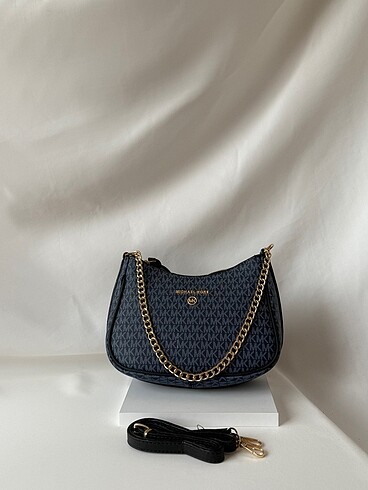 Michael Kors Lacivert Askılı Kol Çantası