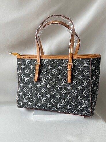 Louis Vuitton Louis Vuitton Kol Çantası