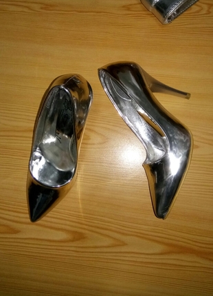 metal stiletto 