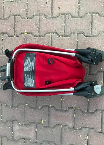 Canlı Kırmızı Bebek Arabası - Görsel 3