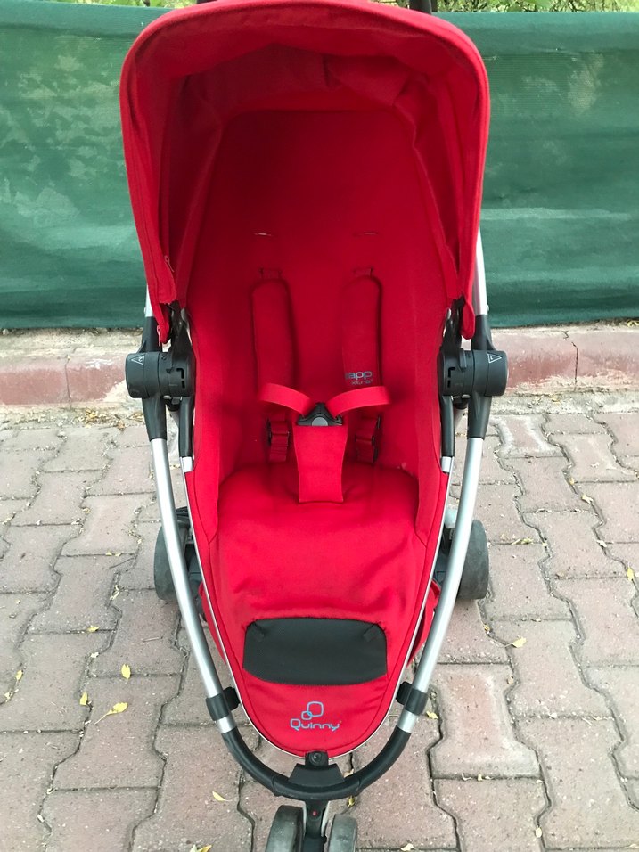 Canlı Kırmızı Bebek Arabası - Görsel 2