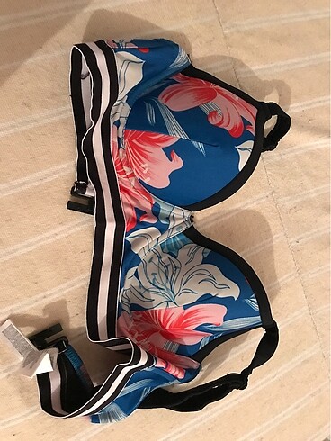 Bikini üstü