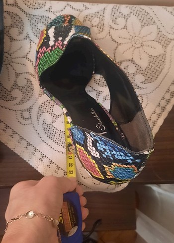 RENKLİ TOPUKLU AYAKKABI - Görsel 4