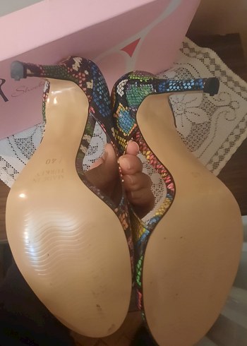 RENKLİ TOPUKLU AYAKKABI - Görsel 2