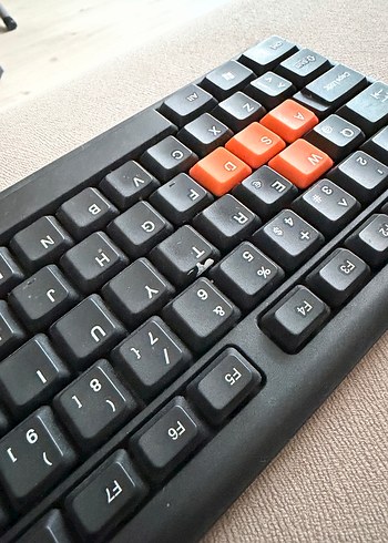 Turuncu Detaylı Siyah Kablolu Klavye - Görsel 4