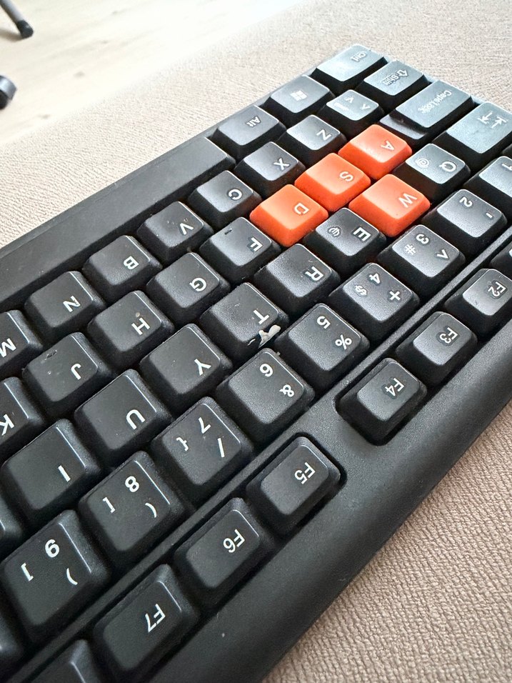 Turuncu Detaylı Siyah Kablolu Klavye - Görsel 4