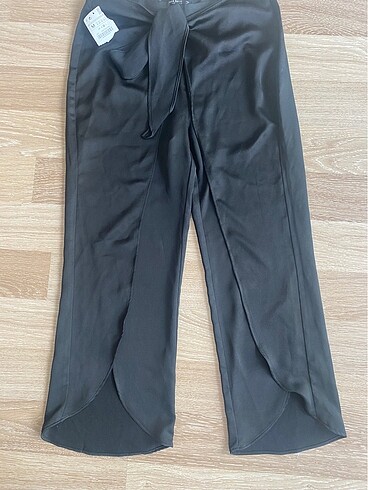 Zara Zara pantolon saten yirtmacli bağlamali
