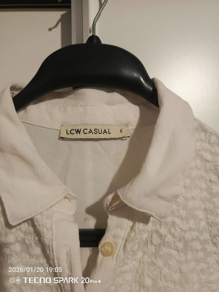 Kadın Beyaz Kolsuz Düğmeli Gömlek - Görsel 2