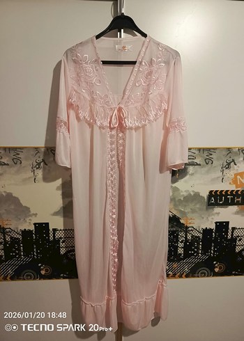 Pembe Nakışlı Uzun Kadın Gecelik - Görsel 2