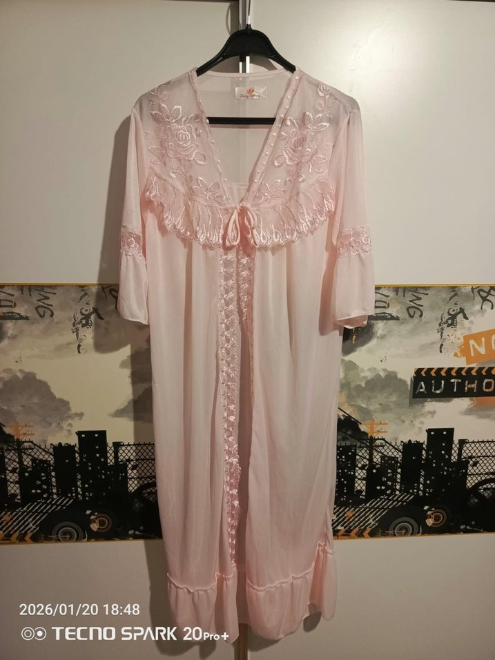 Pembe Nakışlı Uzun Kadın Gecelik - Görsel 2