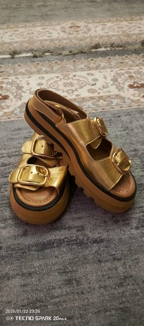 Altın Rengi Tokalı Platform Deri Kadın Sandalet - Görsel 2