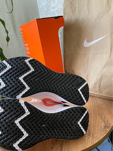 39 Beden ten rengi Renk Nike orjinal spor ayakkabı