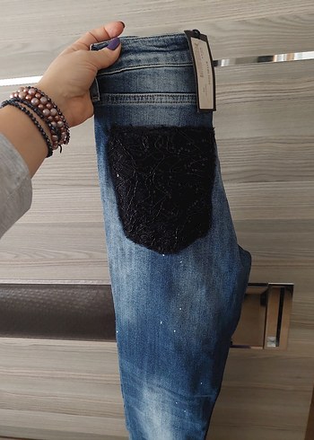 Cepleri pul detaylı isiltili ık kot pantalon - Görsel 3