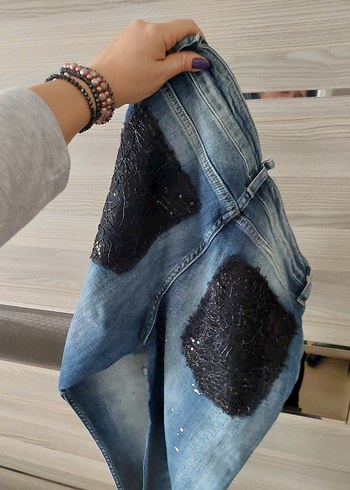 Cepleri pul detaylı isiltili ık kot pantalon - Görsel 2