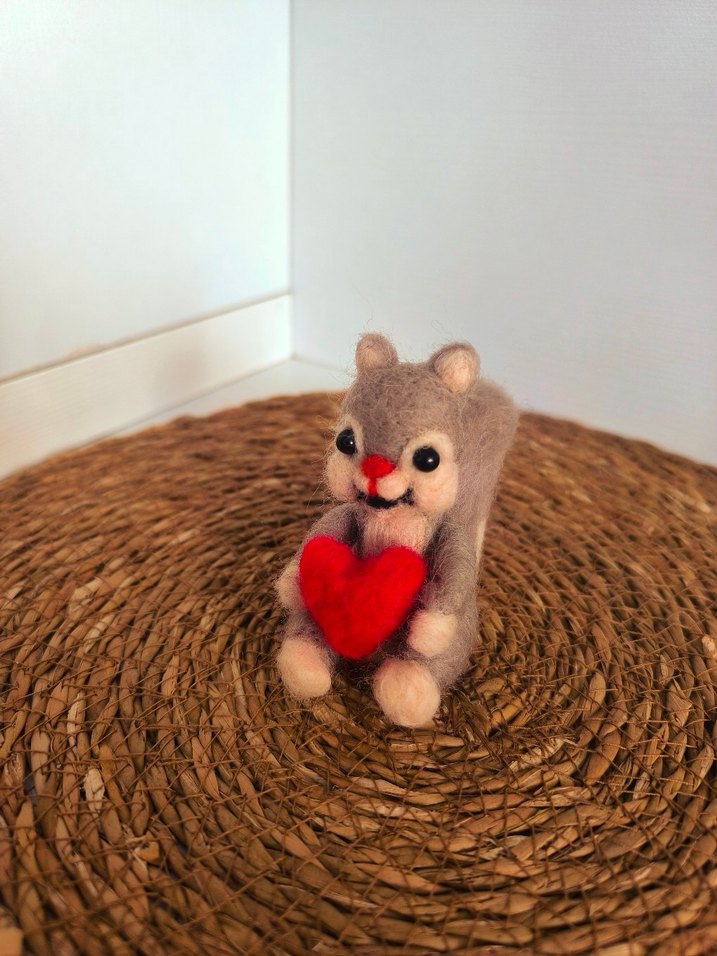 Kalp Detaylı Gri Peluş Oyuncak - Görsel 3