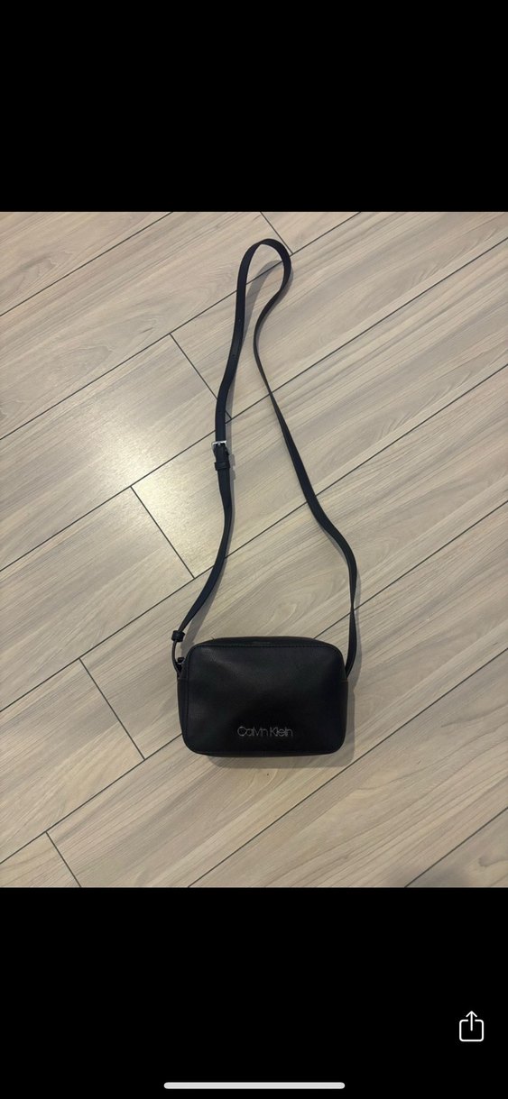 Calvin Klein Siyah Deri Kadın Çapraz Çanta - Görsel 2