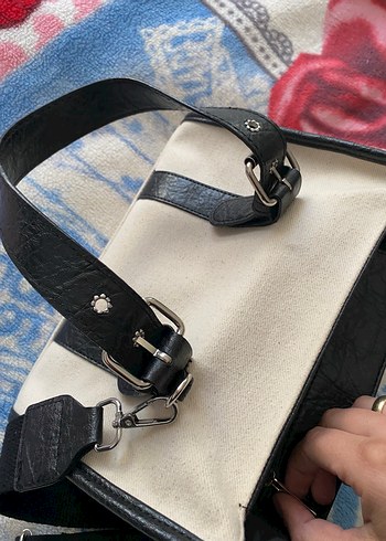 Tokalı Siyah-Beyaz Kadın Omuz Çantası - Görsel 4