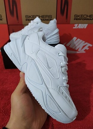 Nike 36/40 arası bütün numaralar mevcuttur sınıfının en iyisidir