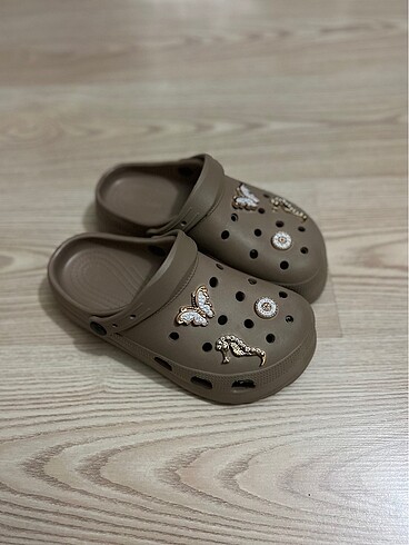 Crocs terlik kahverengi