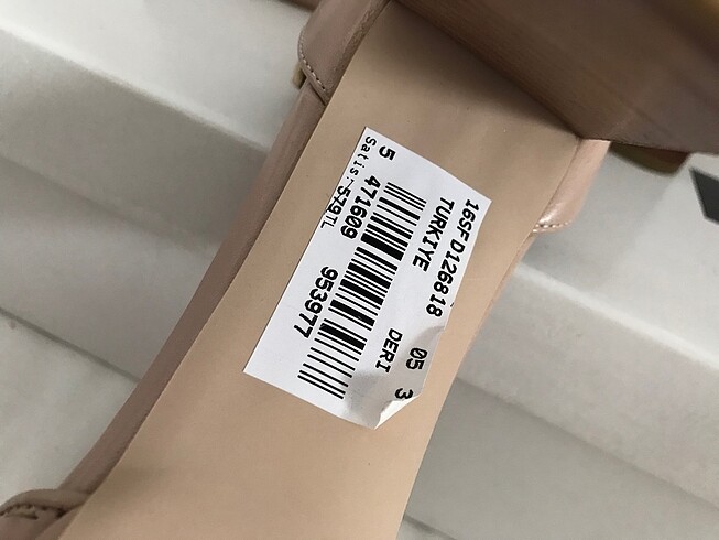 37 Beden ten rengi Renk Derimod Pudra Topuklu Ayakkabı