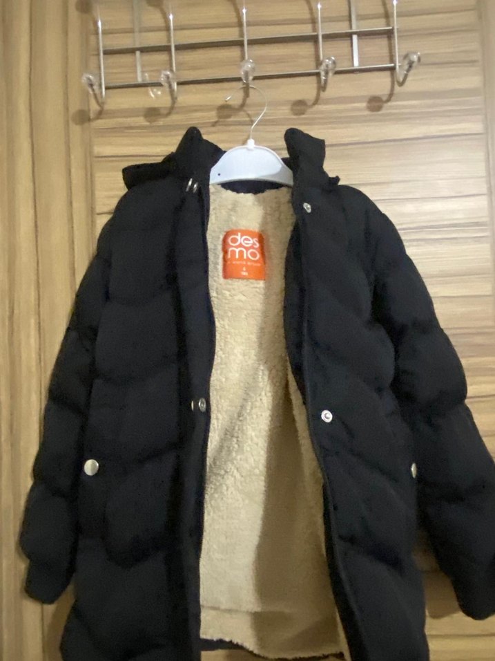 Erkek Çocuk Siyah Kürklü Mont - Görsel 2