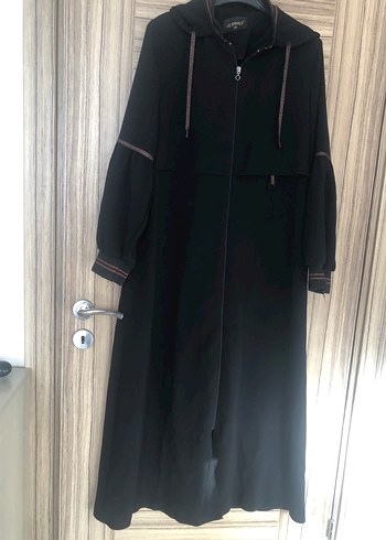 Kadın Siyah Uzun Fermuarlı Kaban - Görsel 3