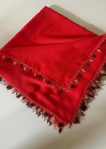 Kırmızı Püsküllü Kadın Şal - Görsel 2