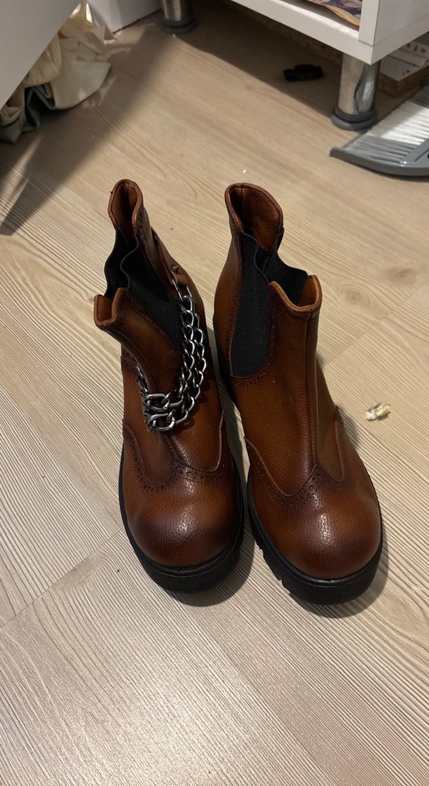 Zincir Detaylı Kahverengi Deri Biker Bot - Görsel 2