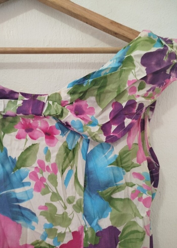 Çok şık çiçekli elbise - Görsel 3