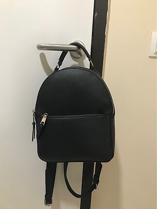 Stradivarius sırt çantası