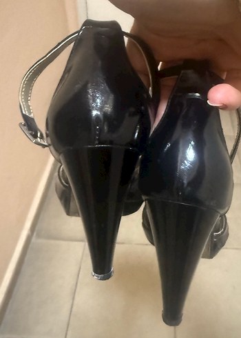 35 Beden siyah Renk Parlak Siyah Yılan Desenli Stiletto Topuklu