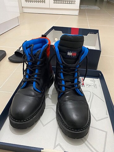 Kar botu Tommy Hilfiger
