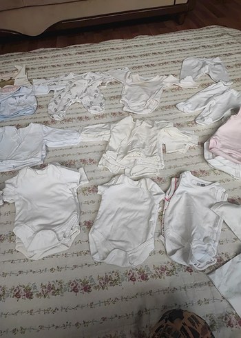 Beyaz Kolsuz Bebek Body toplam 50 parça - Görsel 3
