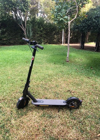 Siyah Çocuk Scooter'ı