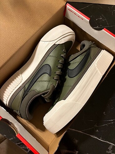 Nike Court Legacy Lift