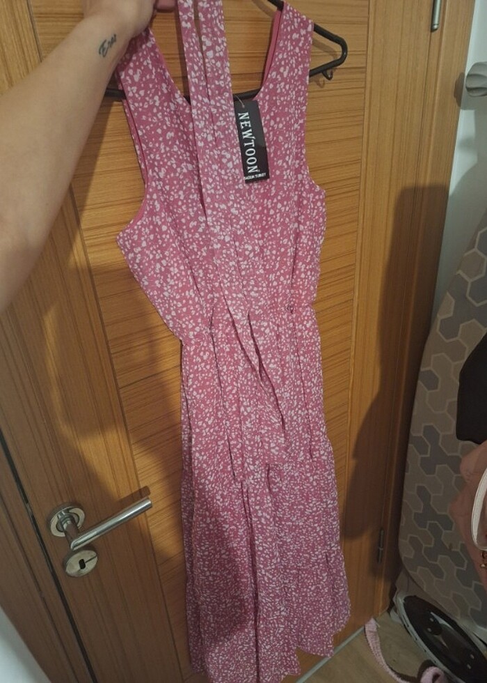Pembe etiketli elbise  - Görsel 2