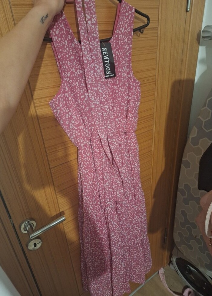 Pembe etiketli elbise  - Görsel 4