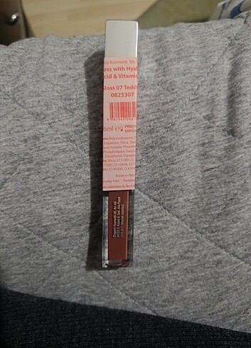 Dora joy lipgloss