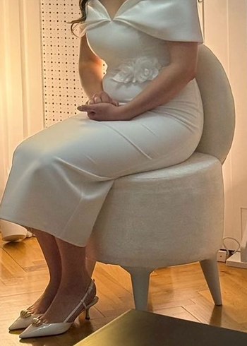 Beyaz V Yakalı Midi Drape Detaylı Nişan Elbisesi
